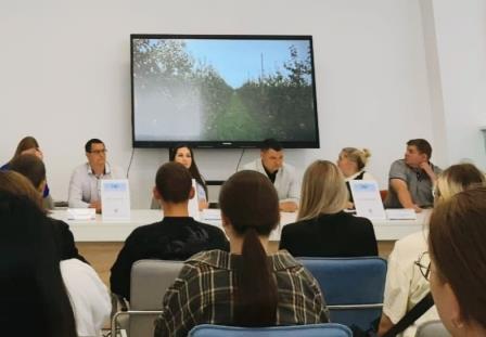 «ЦЕНТР ЗАНЯТОСТИ НАСЕЛЕНИЯ ОБЕСПЕЧИВАЕТ ТРУДОУСТРОЙСТВО НЕСОВЕРШЕННОЛЕТНИХ В КАНИКУЛЯРНОЕ ВРЕМЯ».